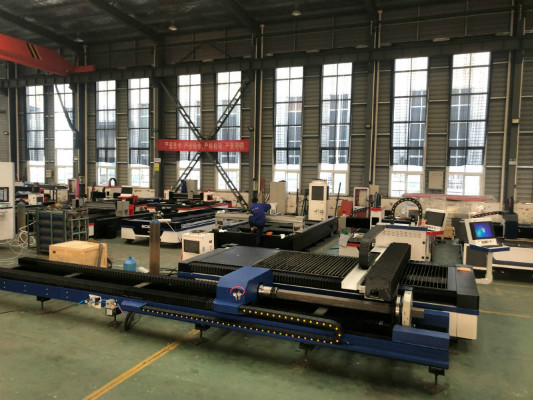 前后氣動(dòng)卡盤(pán)-激光切管機(jī)